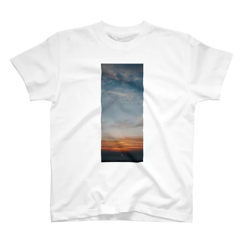 CinemaScope掛軸_002_空と雲と海に沈む太陽 スタンダードTシャツ