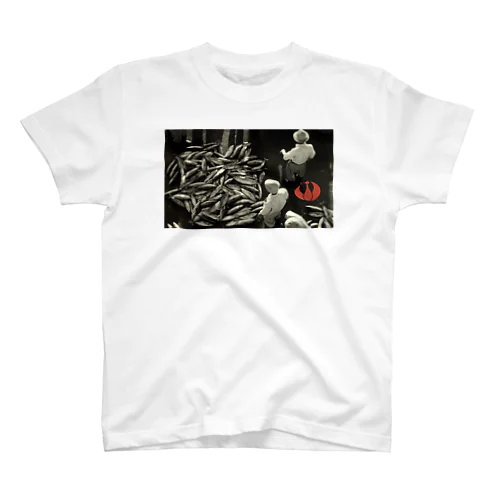 魚に感謝 Regular Fit T-Shirt
