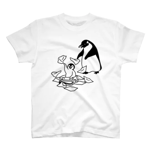 ティッシュを全部出すペンギン Regular Fit T-Shirt