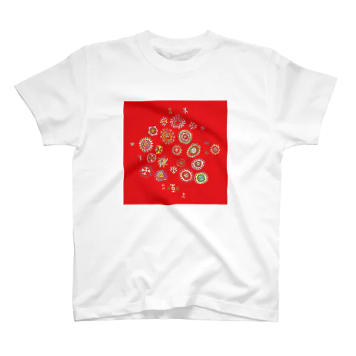 魔除けの刺繍(赤) Regular Fit T-Shirt