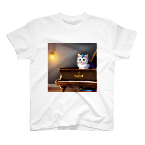 子猫ピアニスト-2 Regular Fit T-Shirt