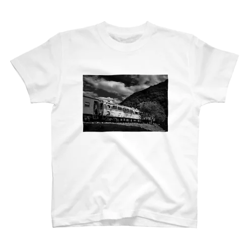 鉄道485系の廃車体 栄光の国鉄時代を思う Regular Fit T-Shirt