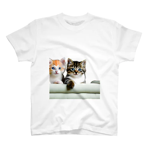 子猫の微笑み、心のオアシス Regular Fit T-Shirt
