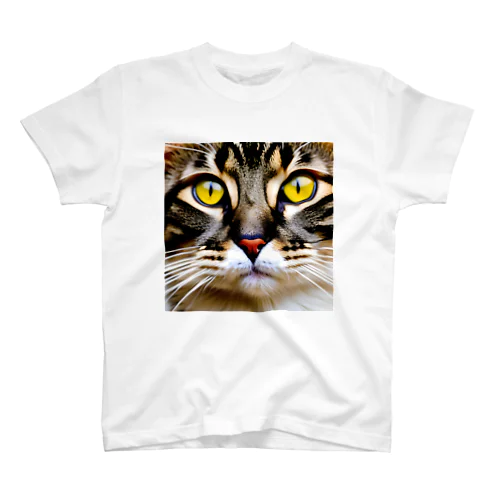 ドアップな猫！ Regular Fit T-Shirt