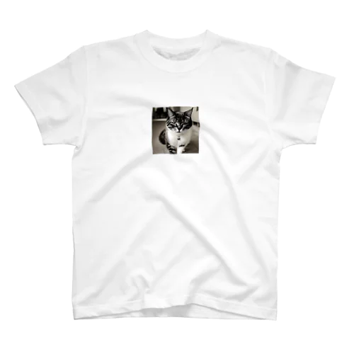 ねこ Regular Fit T-Shirt