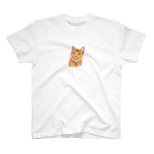鮮やかな凛々しい猫さんのイラストグッズ Regular Fit T-Shirt