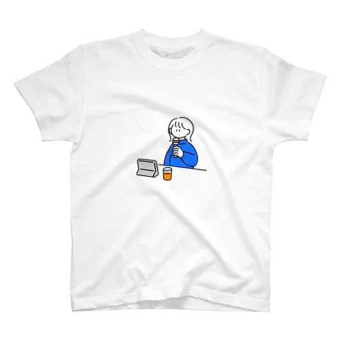 Cメロを覚えていなくて焦る女の子のイラスト Regular Fit T-Shirt