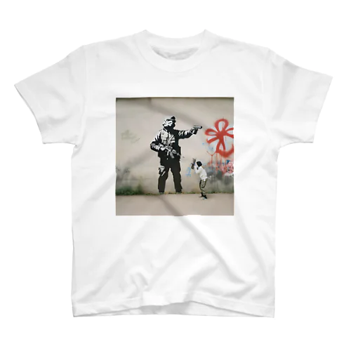 戦争と平和 Regular Fit T-Shirt