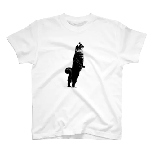 【背面プリントあり】立ち上がるキジトラ猫2 スタンダードTシャツ