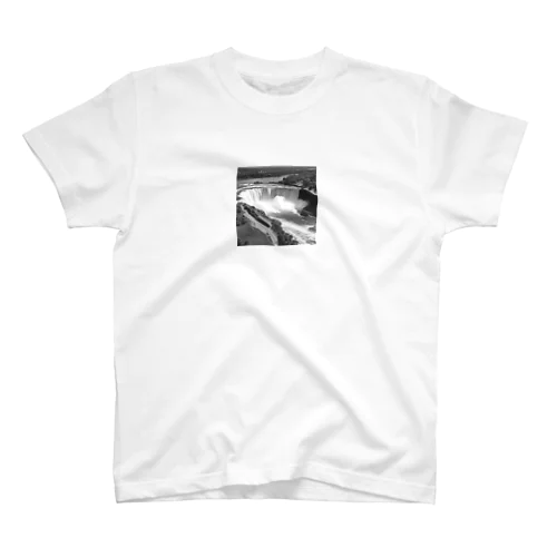 有名な観光スポットイメージ画像：ナイアガラの滝（アメリカ、ニューヨーク州） Regular Fit T-Shirt