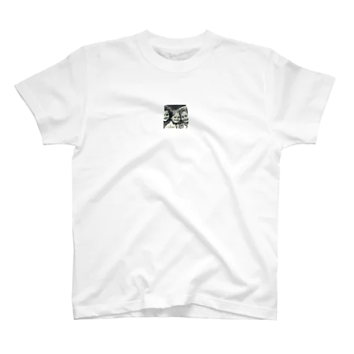 未来の微笑み Regular Fit T-Shirt