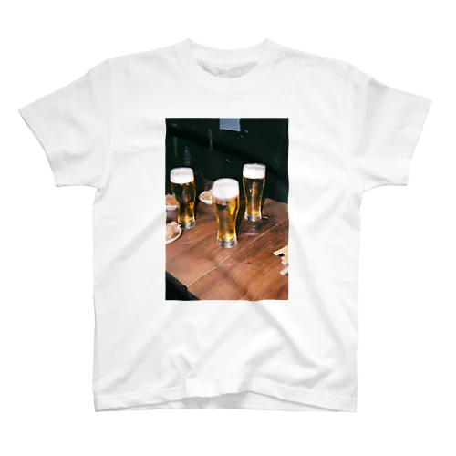 正直ビールは色で飲んでる スタンダードTシャツ