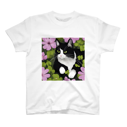 ハチワレ白黒猫とオキザリス Regular Fit T-Shirt