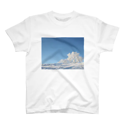 樹氷と青空 Regular Fit T-Shirt