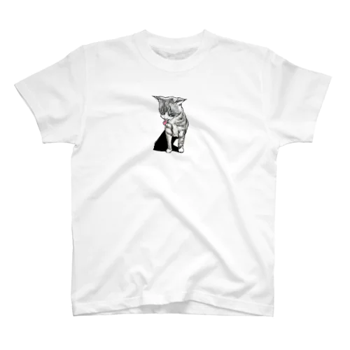 暑さにたえられない猫(文字なし) Regular Fit T-Shirt