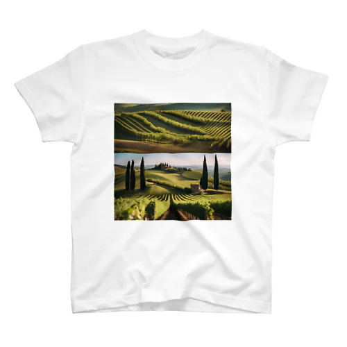 綺麗な緑が並ぶブドウ畑と木々の景色 スタンダードTシャツ