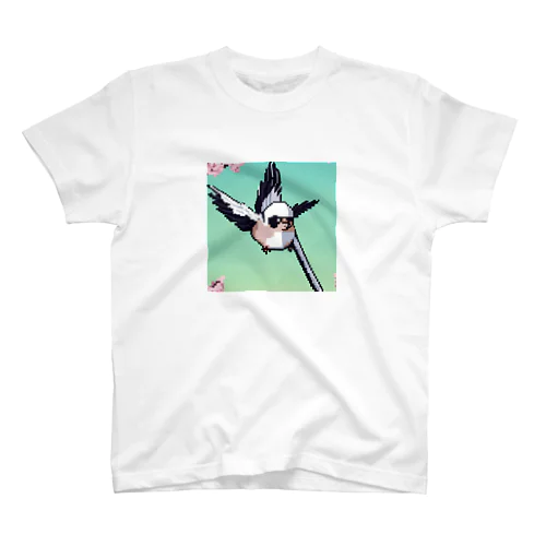 自由な春空を満喫するシマエナガ Regular Fit T-Shirt
