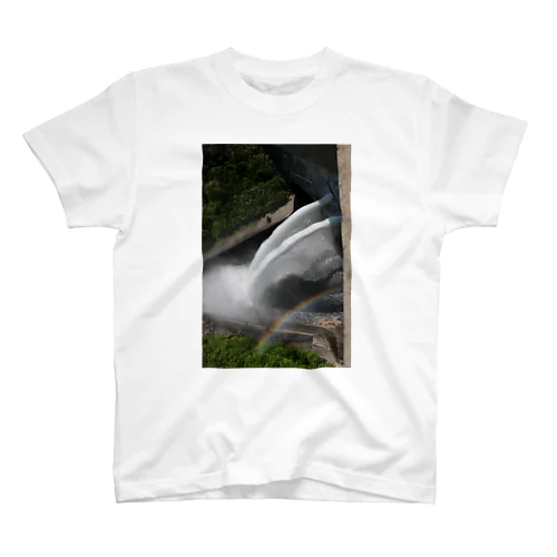 温井ダムと虹 Regular Fit T-Shirt