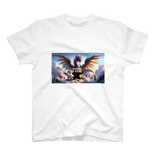 レッサーパンダ　ポメラニアン　ドラゴン　冒険　ファンタジー Regular Fit T-Shirt