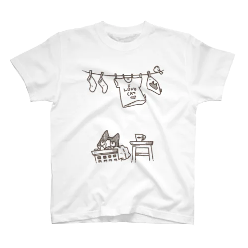 晴れの日のハチワレ Regular Fit T-Shirt