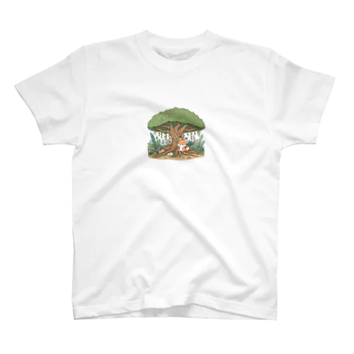 ガジュマルとキツネと森の仲間たち Regular Fit T-Shirt