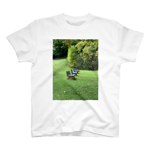 公園のベンチ スタンダードTシャツ