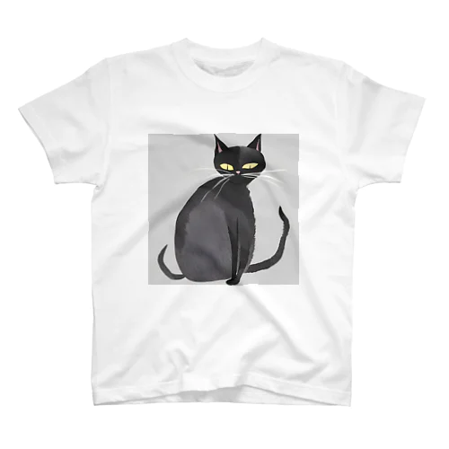 わりと強気の黒猫ちゃん Regular Fit T-Shirt