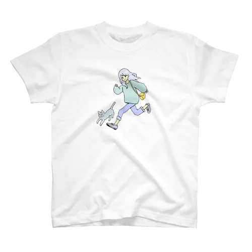 女の子と猫走る Regular Fit T-Shirt