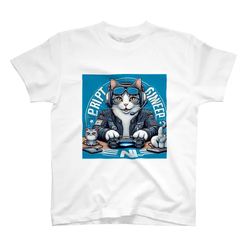 猫とプロゲーマー Regular Fit T-Shirt