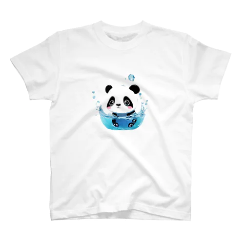 水に落ちるパンダ スタンダードTシャツ