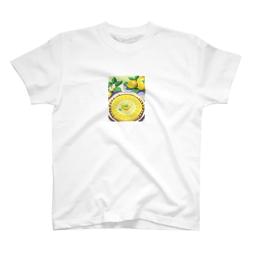 黄色いレモンタルトのような洋菓子 Regular Fit T-Shirt