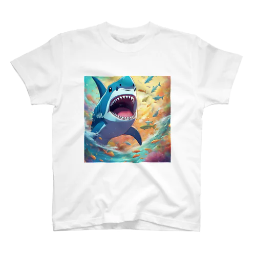 エサを取るサメ Regular Fit T-Shirt