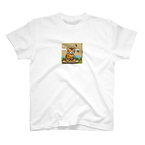  蜂蜜を集めているトラ Regular Fit T-Shirt
