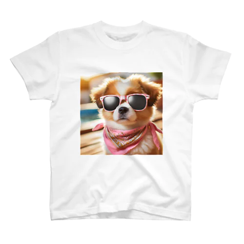 サングラスをかけた、かわいい犬 Marsa 106 Regular Fit T-Shirt