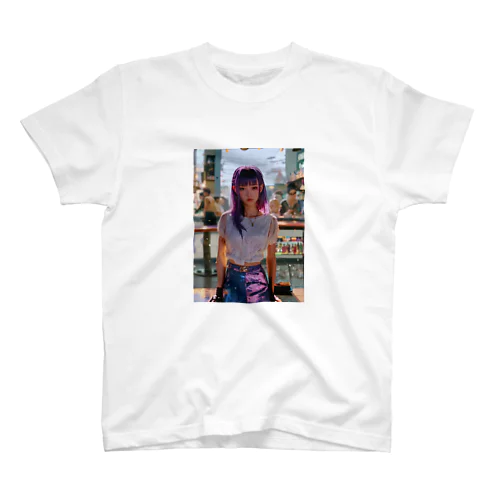 スタイリッシュでカッコいい女性 Regular Fit T-Shirt