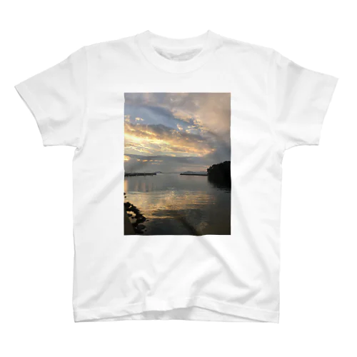 海と夕暮れ スタンダードTシャツ