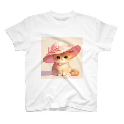 帽子をかぶった可愛い子猫 Marsa 106 スタンダードTシャツ