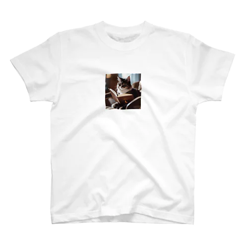 本を読む猫 スタンダードTシャツ