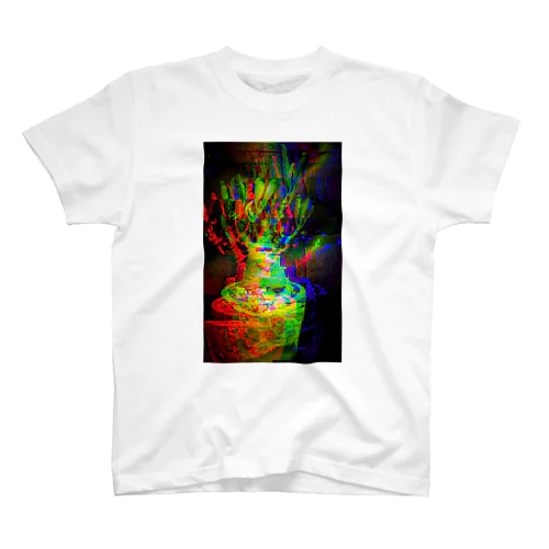 グリッチアート:アデニウム Regular Fit T-Shirt