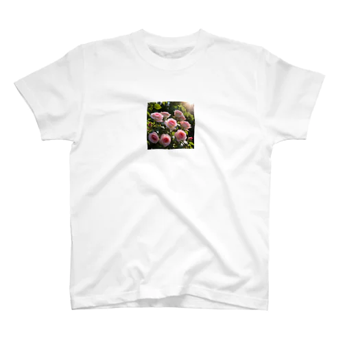 光の中咲き誇る薔薇 Regular Fit T-Shirt