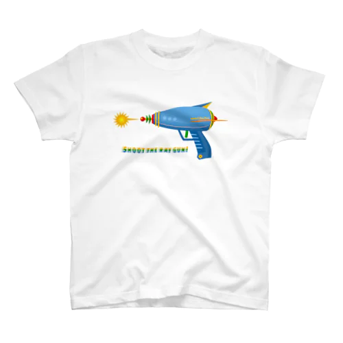 Shoot the ray gun! Regular Fit T-Shirt