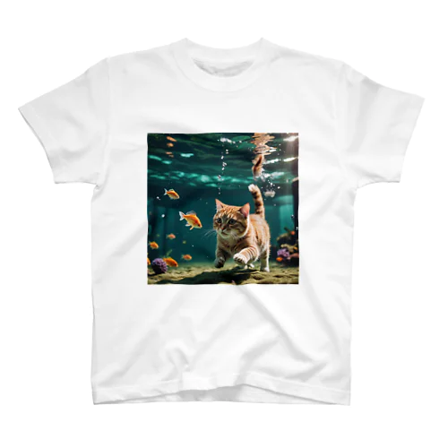 泳ぐ猫グッズ Regular Fit T-Shirt