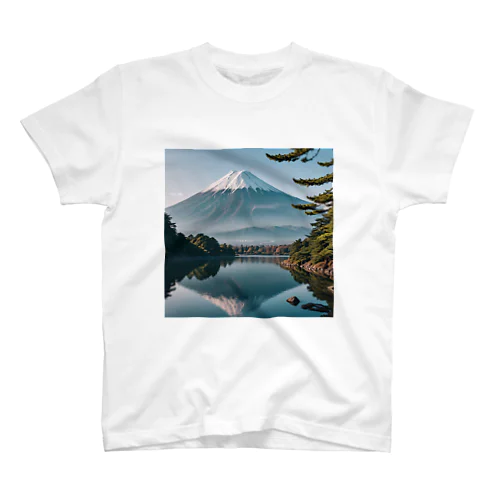 富士山と富士五湖の風景 Regular Fit T-Shirt
