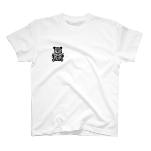 読書クマのワンポイントとバックプリント Regular Fit T-Shirt