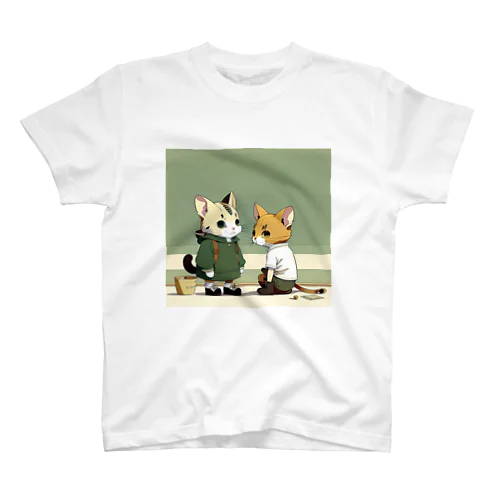 ストリート系の猫たち Regular Fit T-Shirt