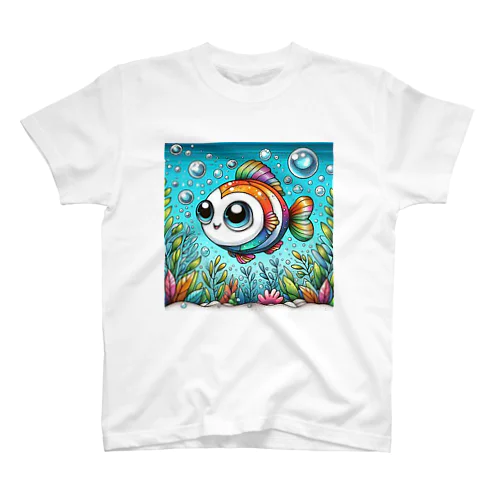 ぱっちり目のかわいいお魚 Regular Fit T-Shirt