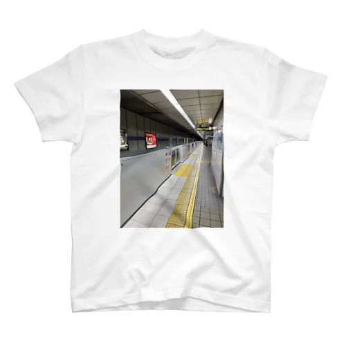 地下鉄〜✩.*˚ Regular Fit T-Shirt