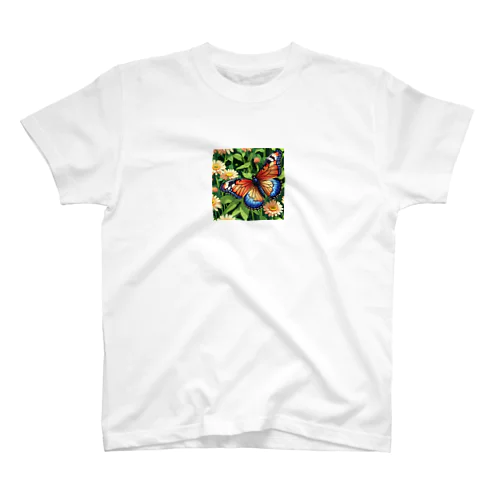 蜜を吸っている蝶の吻 Regular Fit T-Shirt