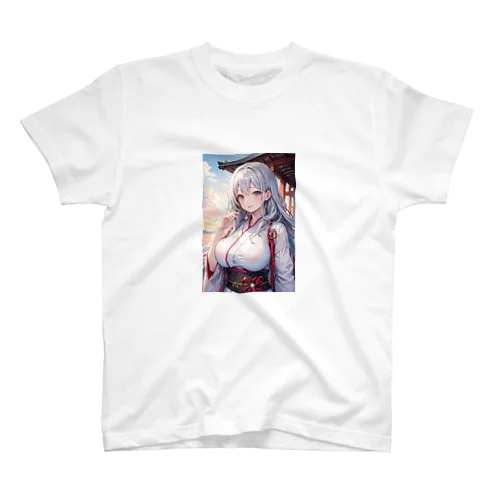 綺麗な巫女 Regular Fit T-Shirt