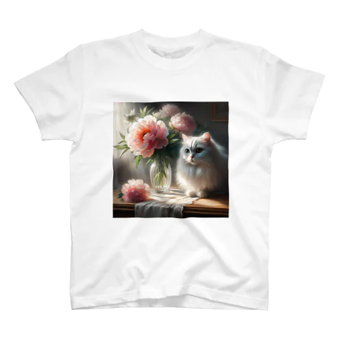 ピオニーと猫 Regular Fit T-Shirt